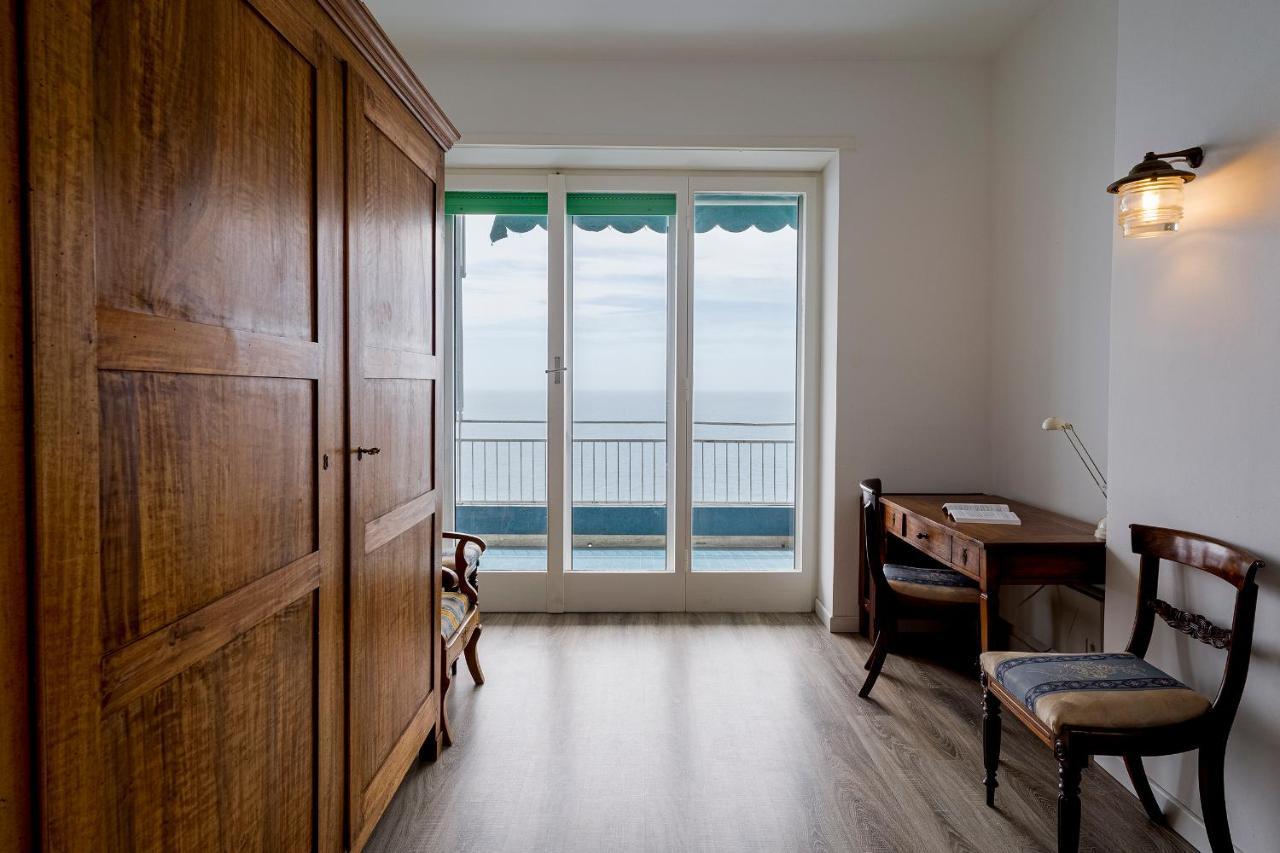 Appartamento Vista Mare Con Due Camere - Two-Bedroom Apartment With Sea View Sanremo Exterior photo